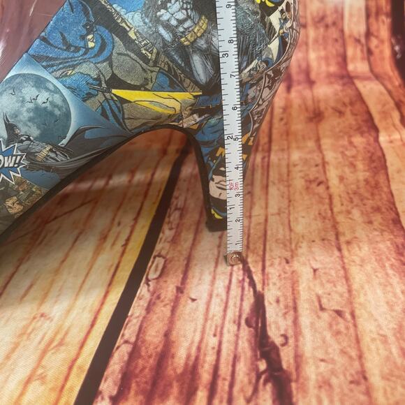 Custom Batman comic heels size 41 / 10.5 NWOT From The Spectrum ETSY 2.5" heel - Picture 7 of 7